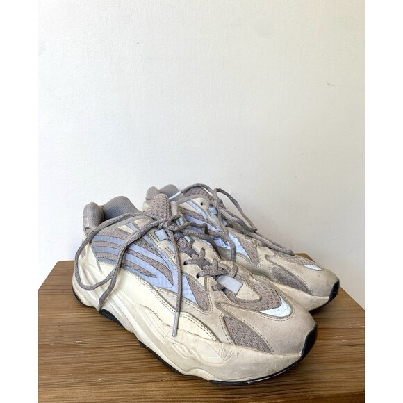 Adidas Yeezy Boost Sneakers 700 V2 Low Static Size 10 EF2829 Grey Shoes - Picture 6 of 10